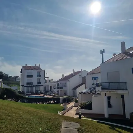Apartment T2 Com Piscina E Vista Mar *